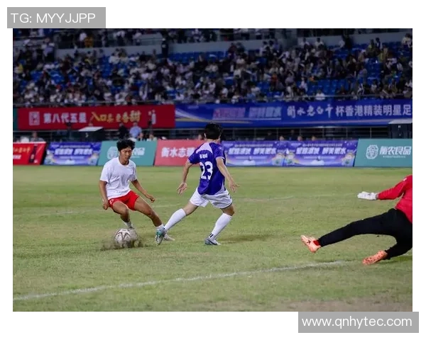 激烈对决与团队精神足球赛中的成长与感动